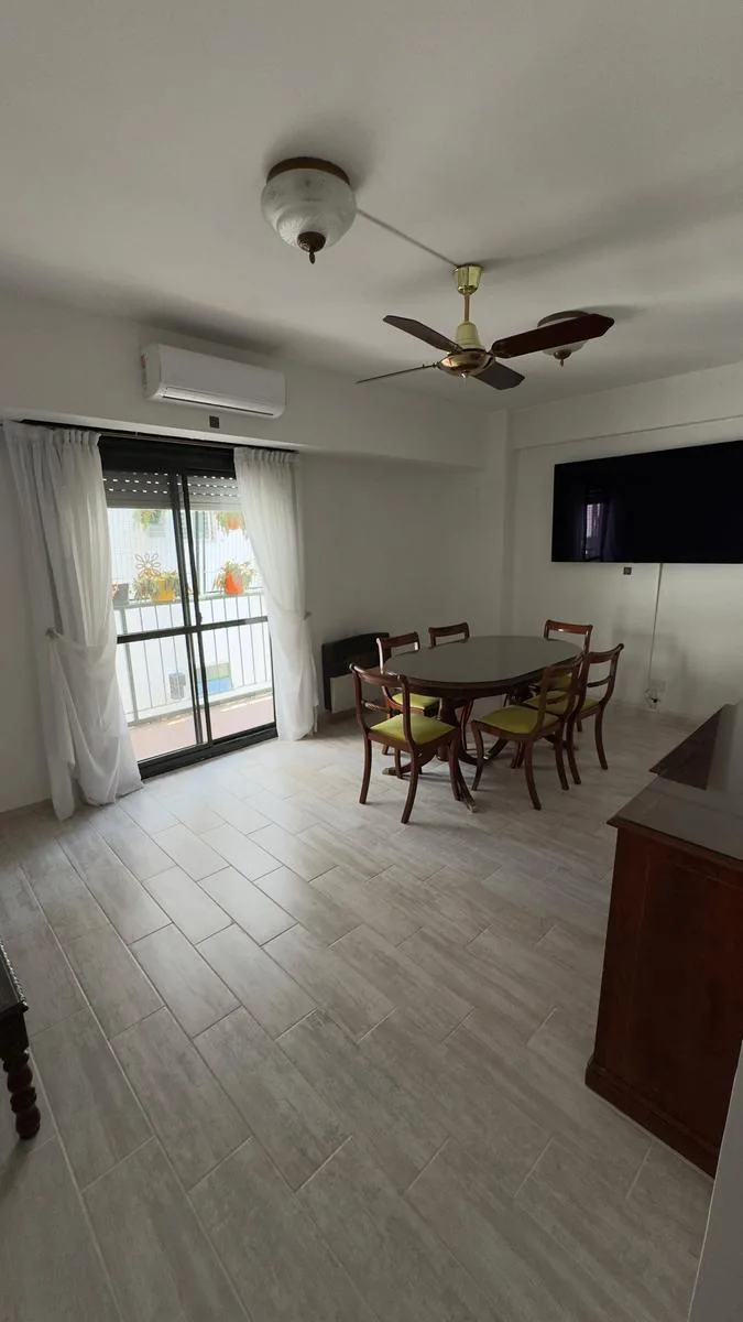 Apartamento de 3 ambientes com varanda em Olivos