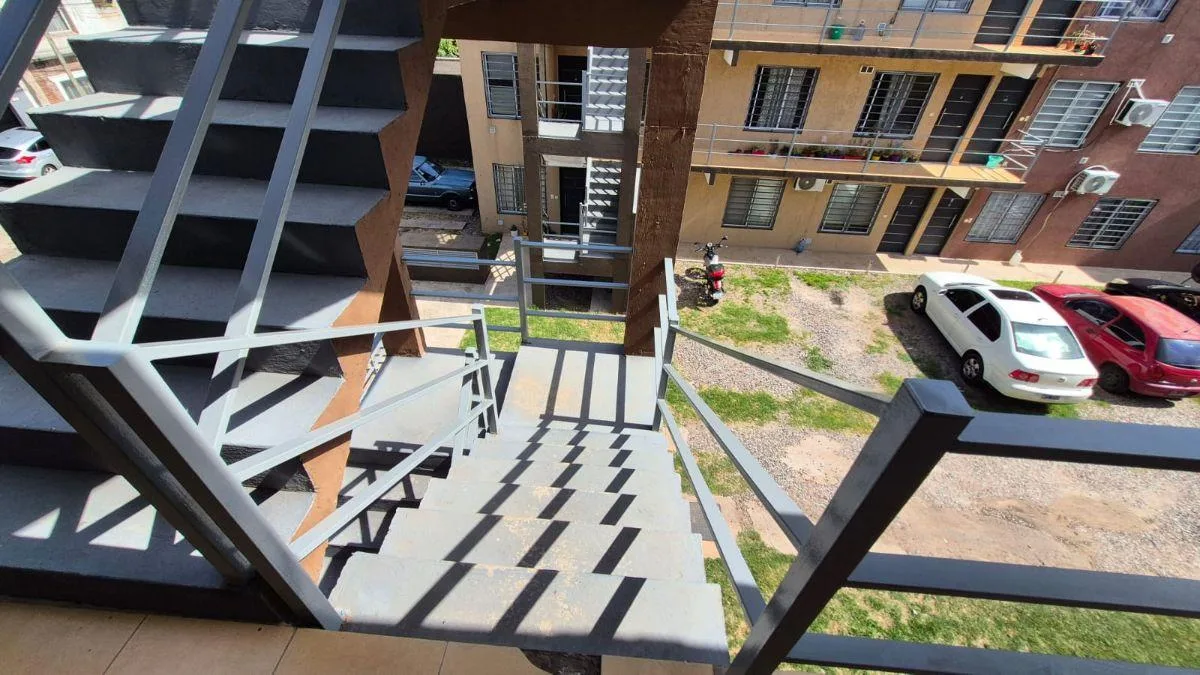 Квартира с 1 спальней 45 m² в Morón