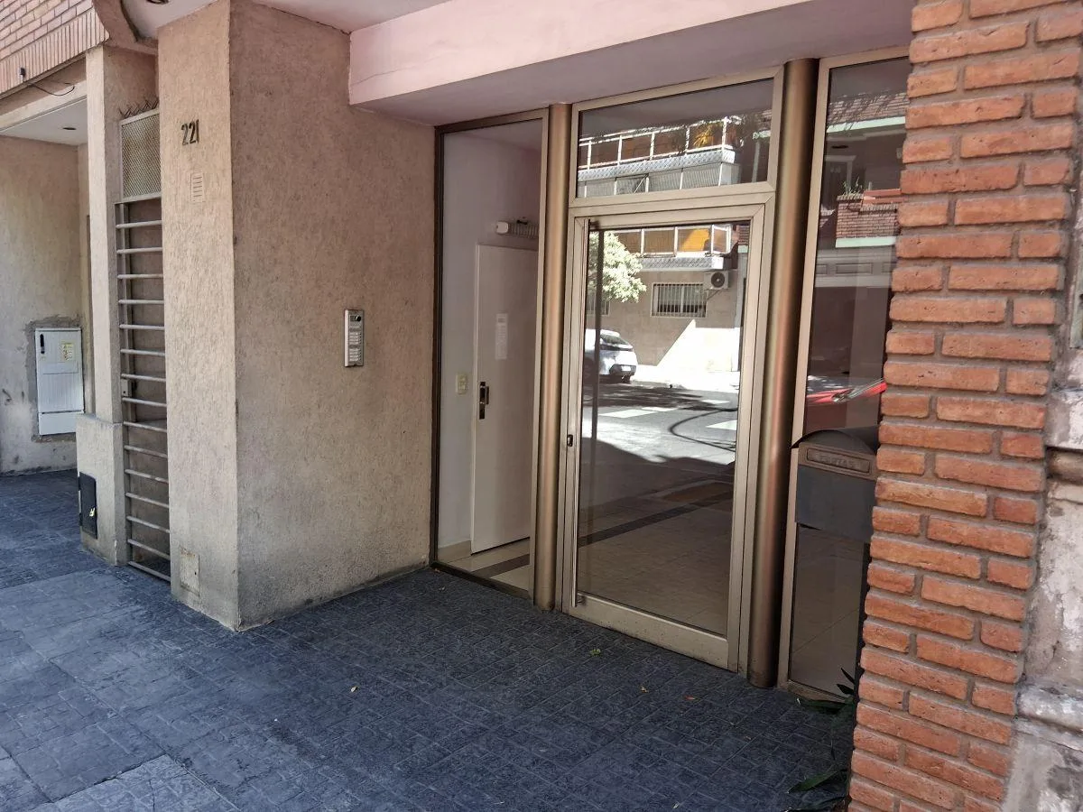 Apartamento de 2 ambientes com varanda e terraço em Caballito