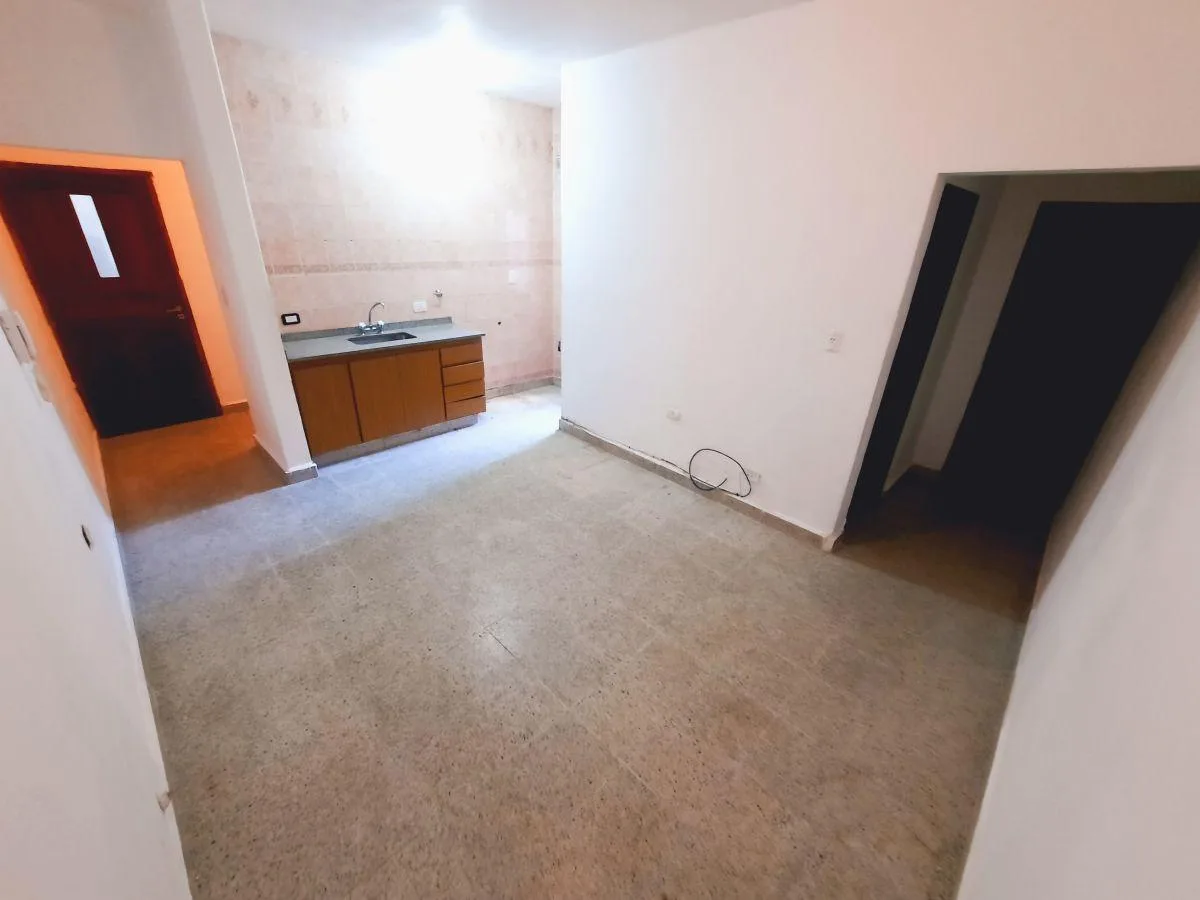 PH com 3 ambientes e pátio em Lanús