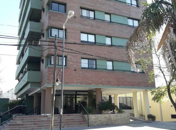 Departamento de 2 ambientes con balcón y cochera en San Fernando