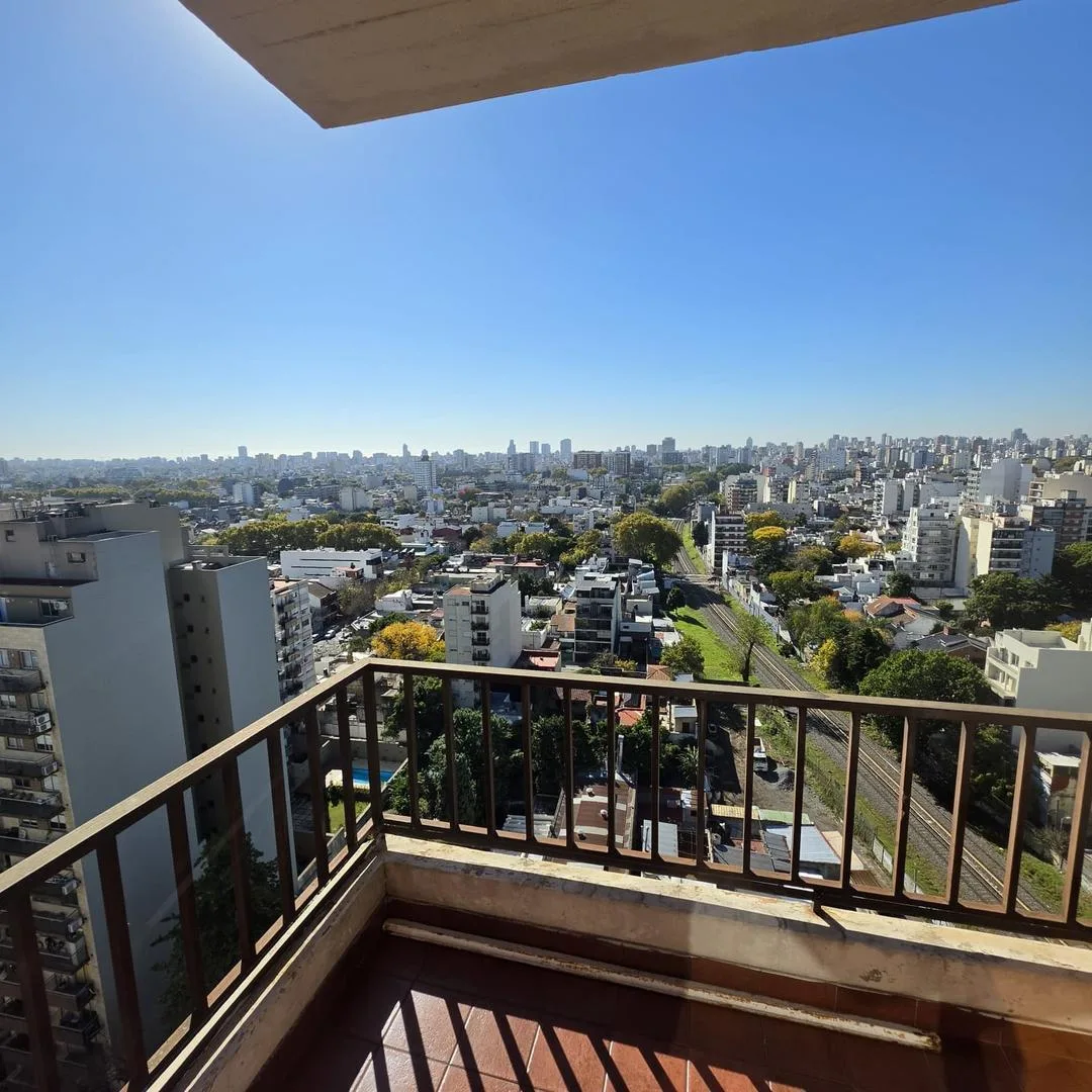 Apartamento de dois ambientes com 1 quarto e varanda em Villa Urquiza