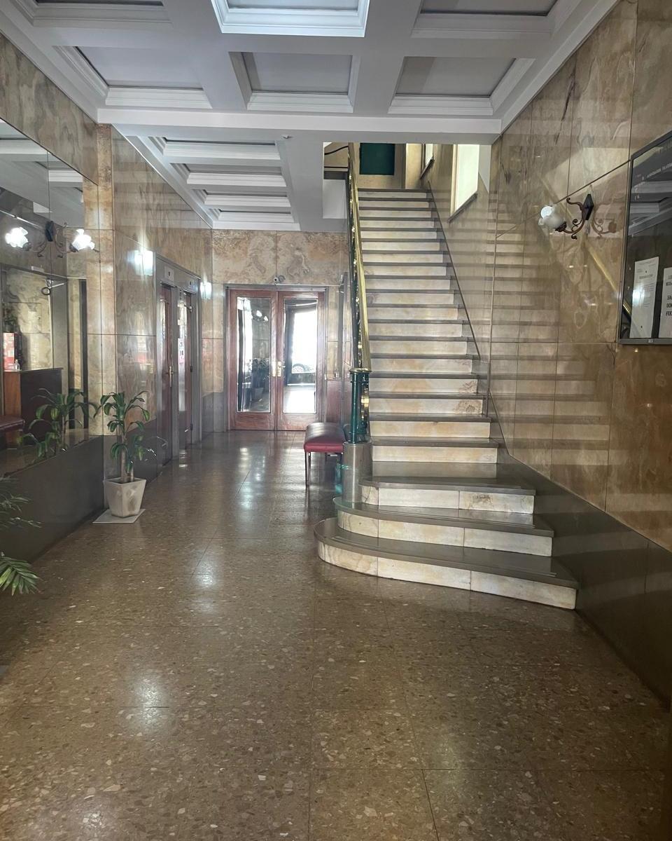 Apartamento de dois ambientes com 1 quarto em Monserrat