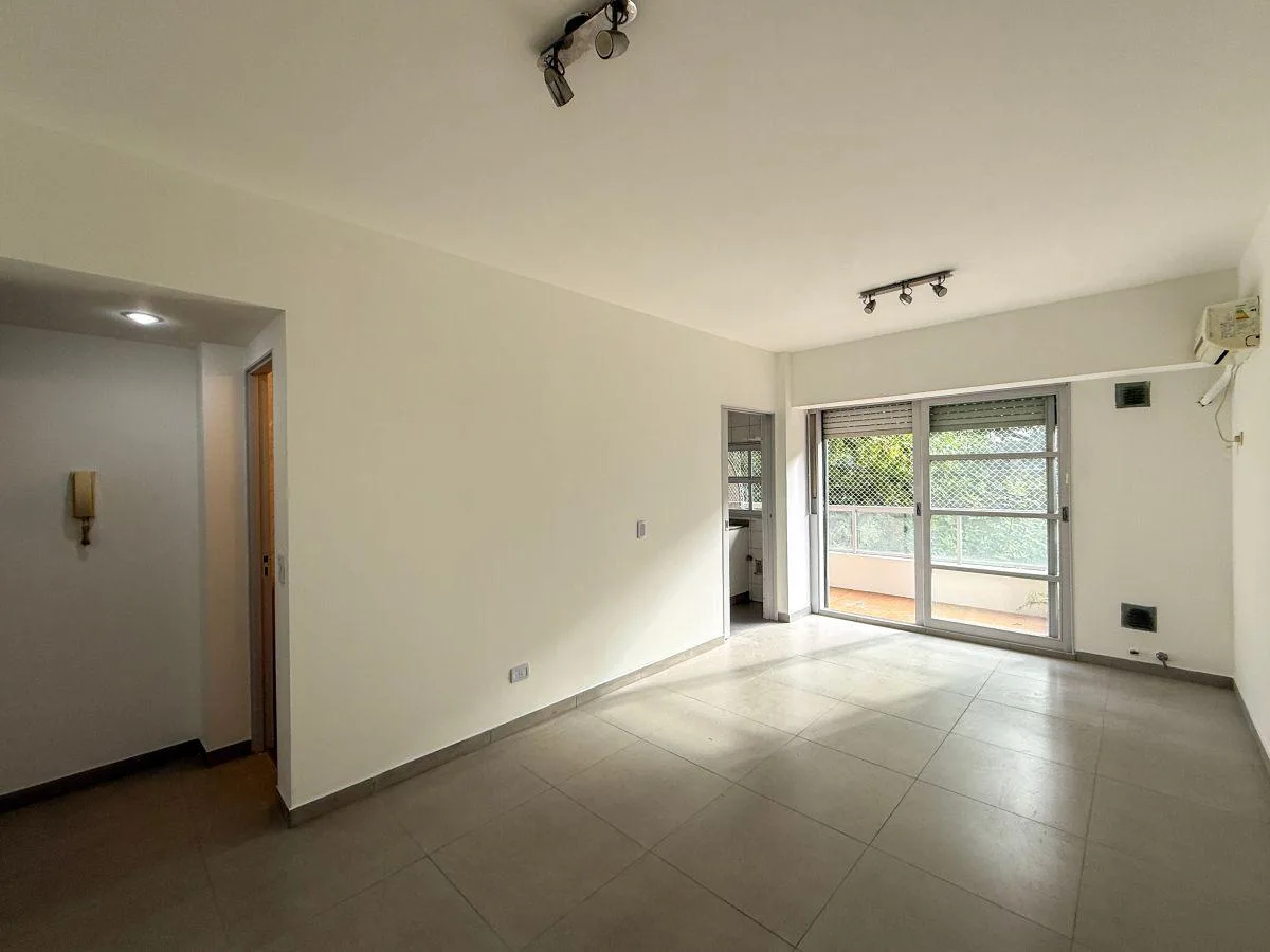 Departamento semipiso de 2 ambientes con balcón en Belgrano