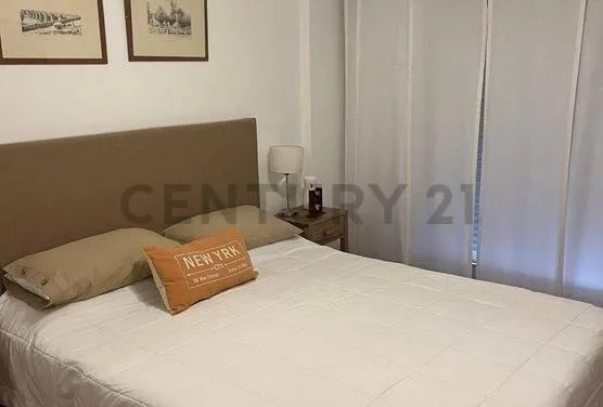 Departamento de 2 ambientes con balcón corrido en Monserrat