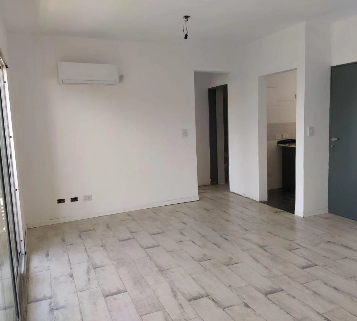 Two-room apartment with parking in Quilmes