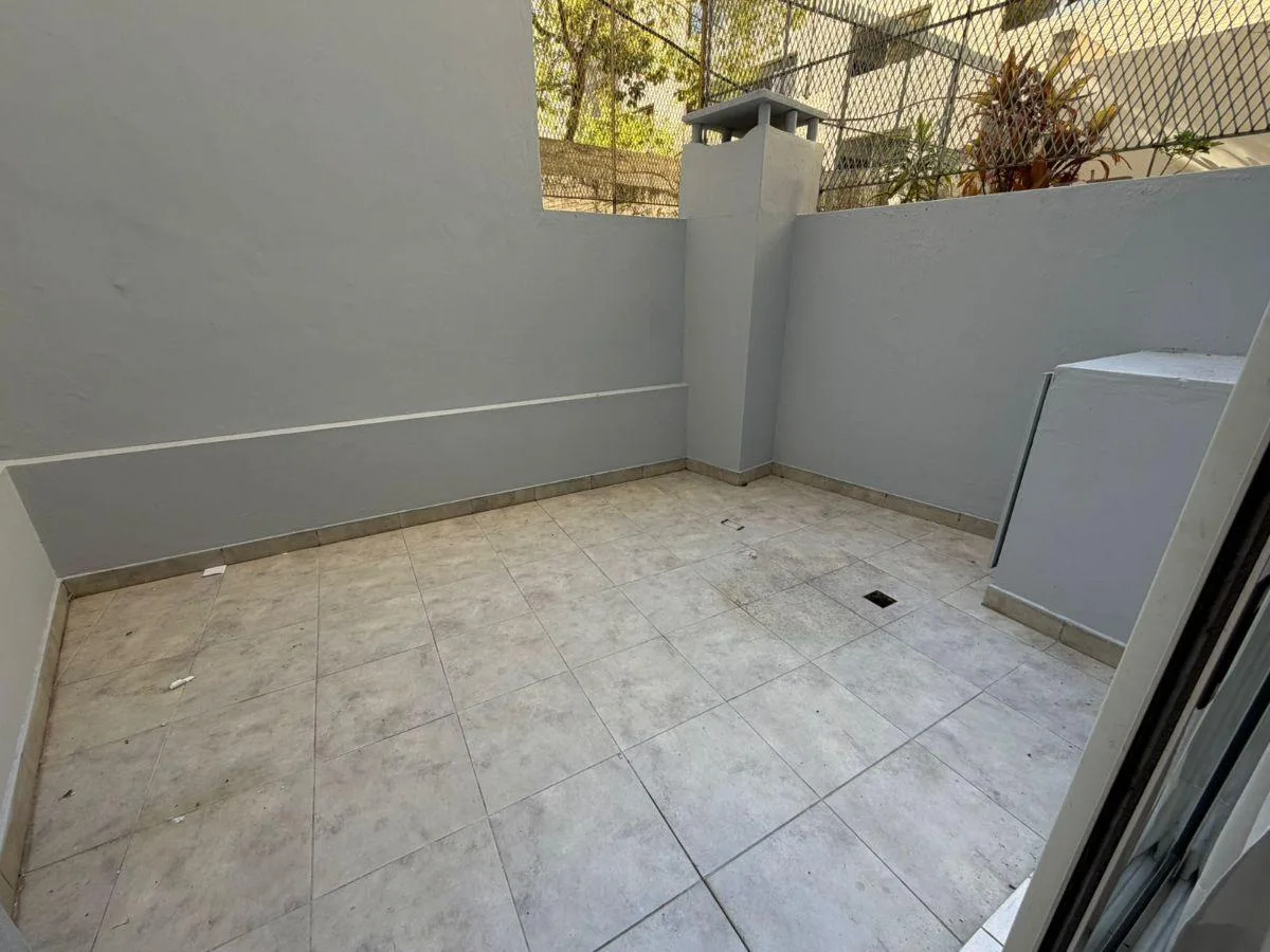 Studio apartment with private patio in Recoleta