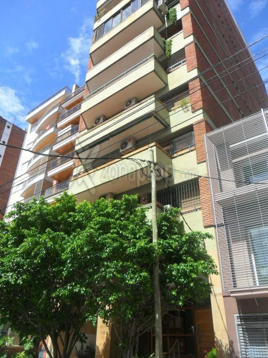 Apartamento de 4 ambientes com 3 quartos em Lanús Oeste