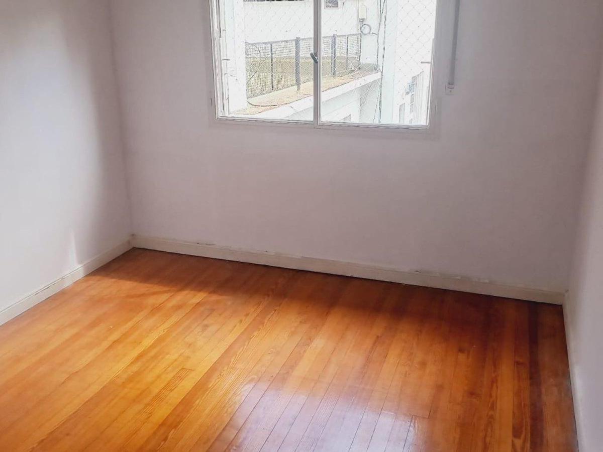 Apartamento de três ambientes com varanda em San Telmo
