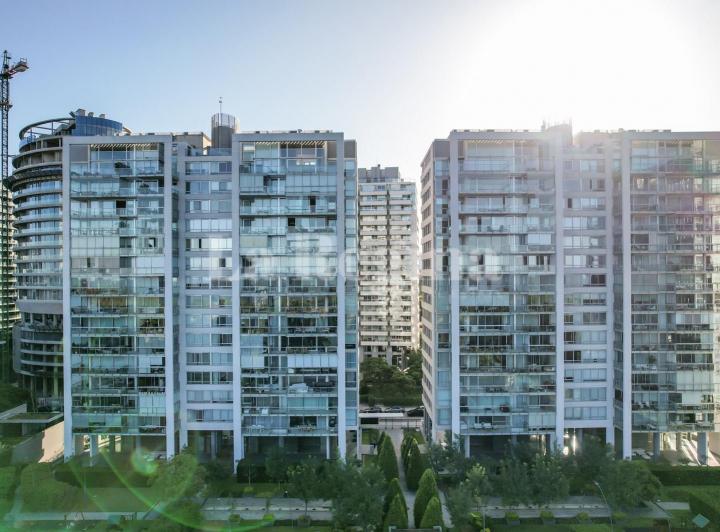 Unfurnished two-bedroom apartment in Vicente López