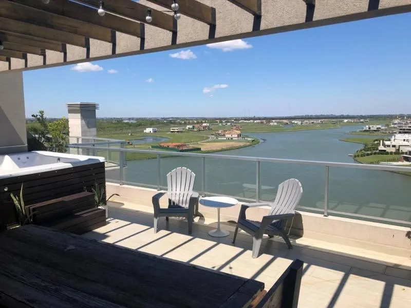 Apartamento de dois ambientes com 1 suíte e terraço em Tigre