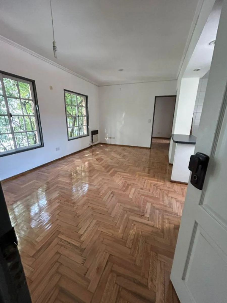 Semipiso de 2 ambientes reciclado a nuevo en Morón