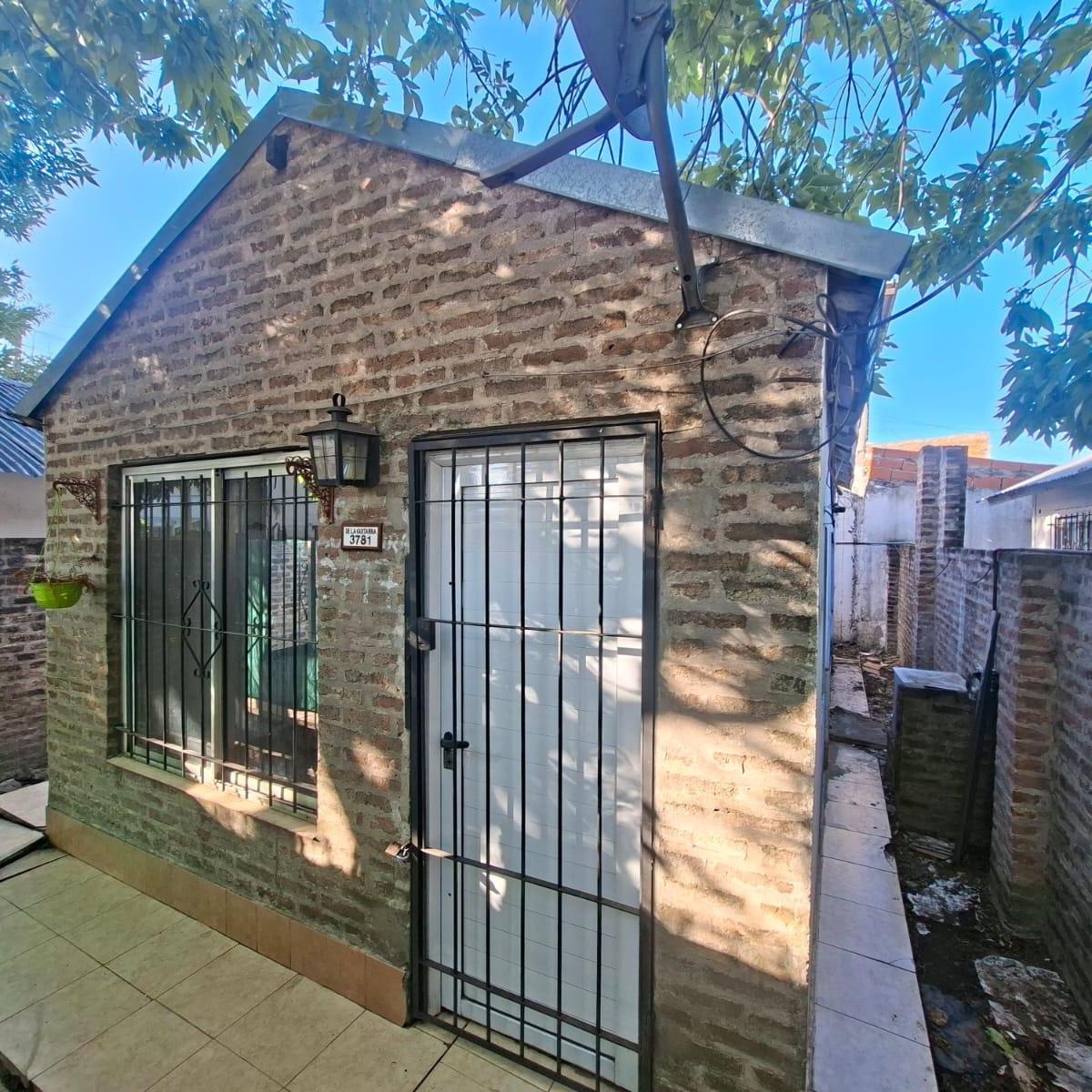 Casa em PH de 1 dormitório para aluguel em Ituzaingó