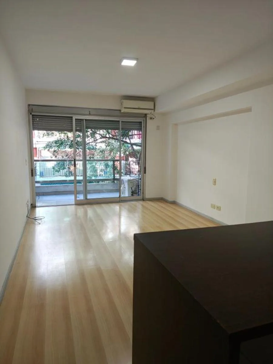 Kitnet em Belgrano no 2º andar com varanda