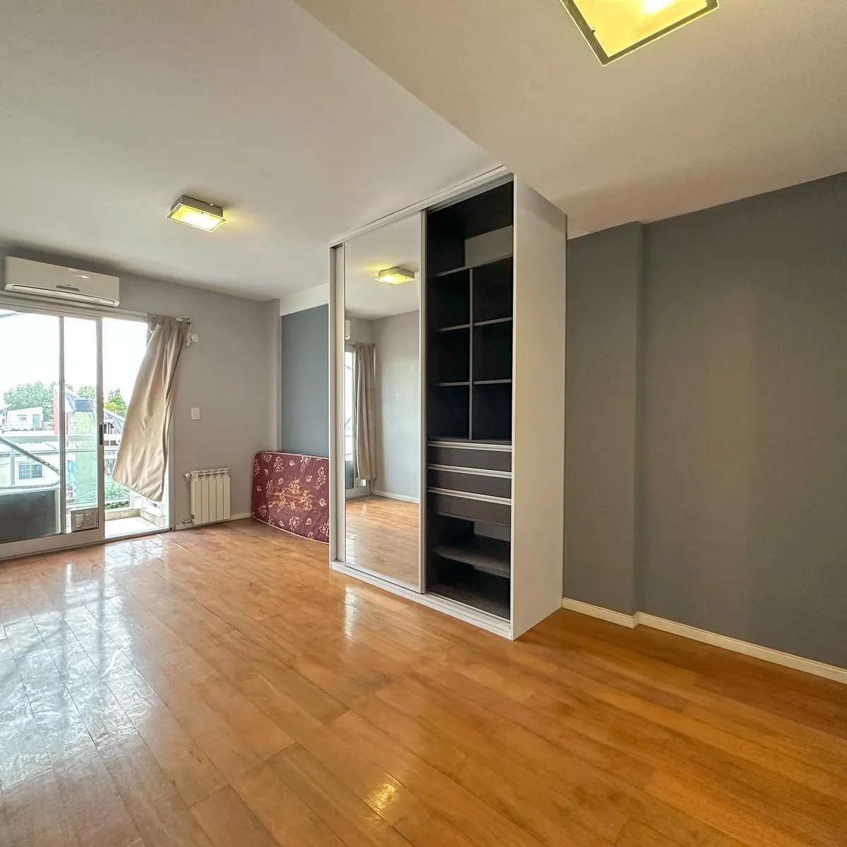 Studio apartment in Lanús Oeste