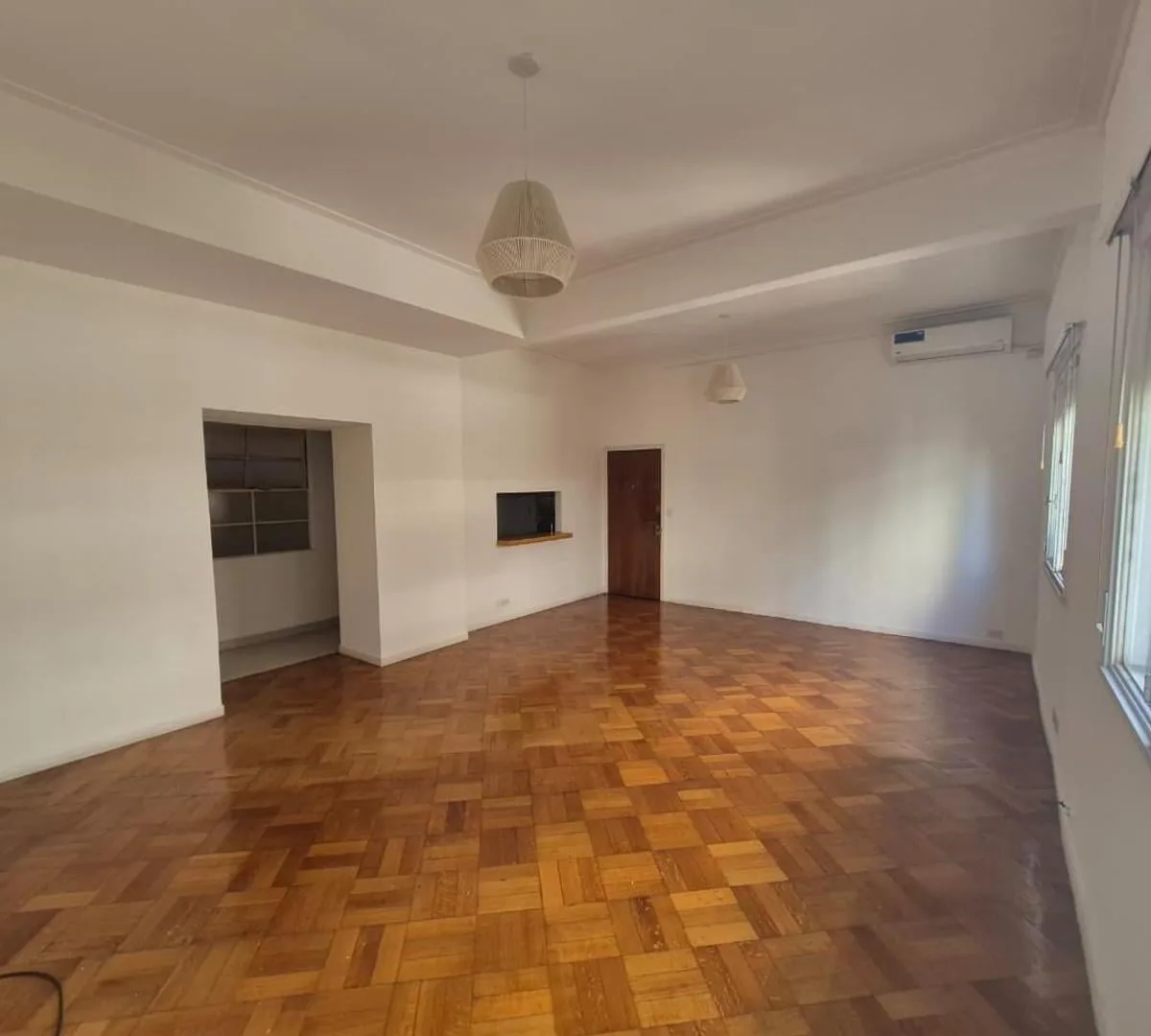 Departamento de 3 ambientes en Monserrat con baulera