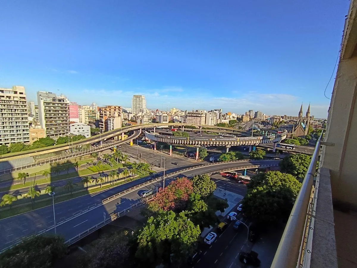 Kitnet com varanda e área de churrasco em Monserrat