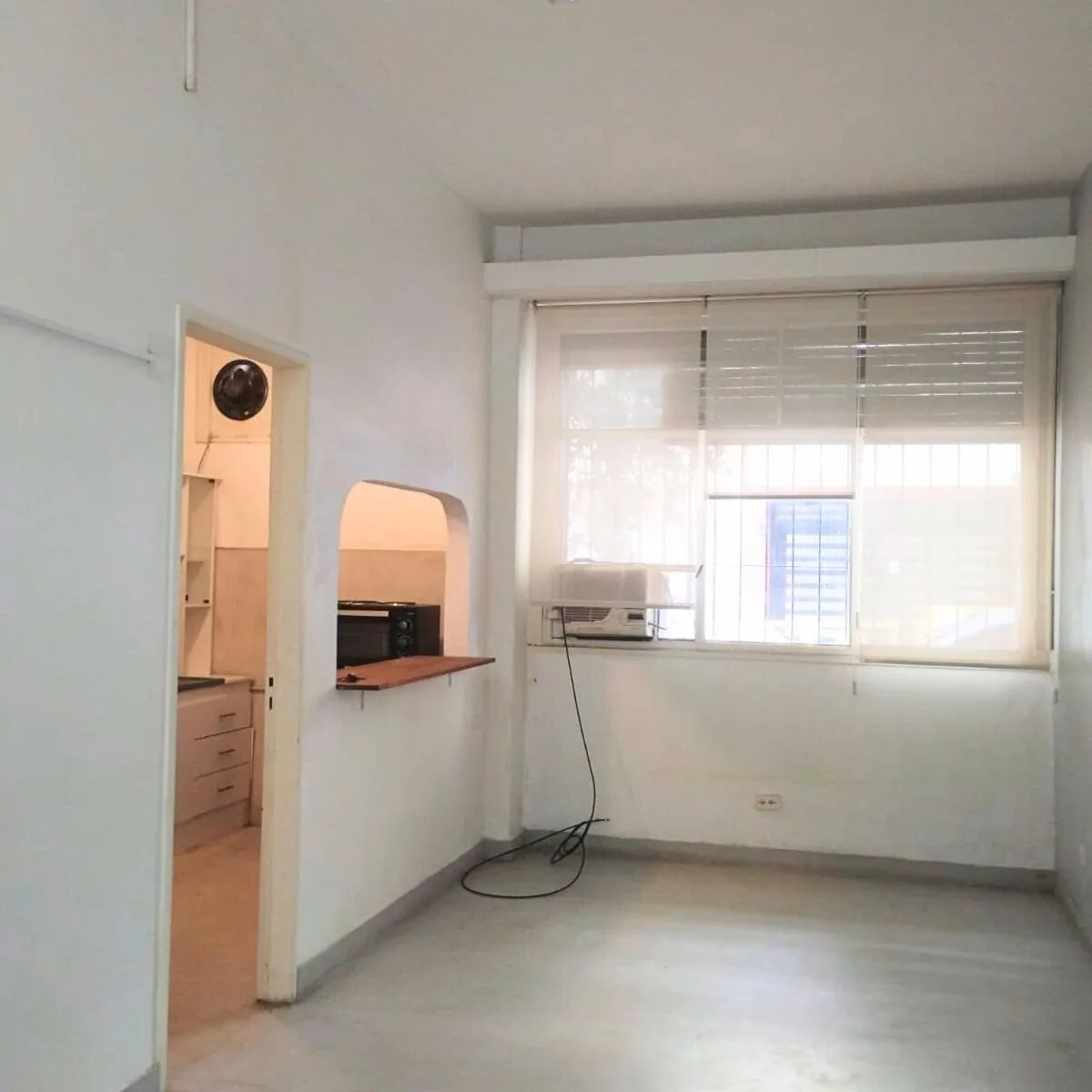 Kitnet de frente com cozinha independente em Palermo