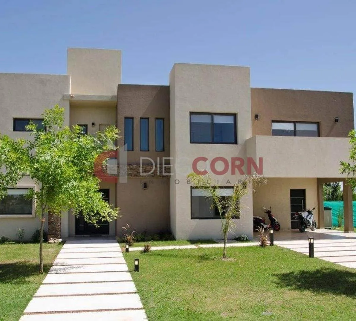 Modern five-bedroom house in General Rodríguez (Terravista)