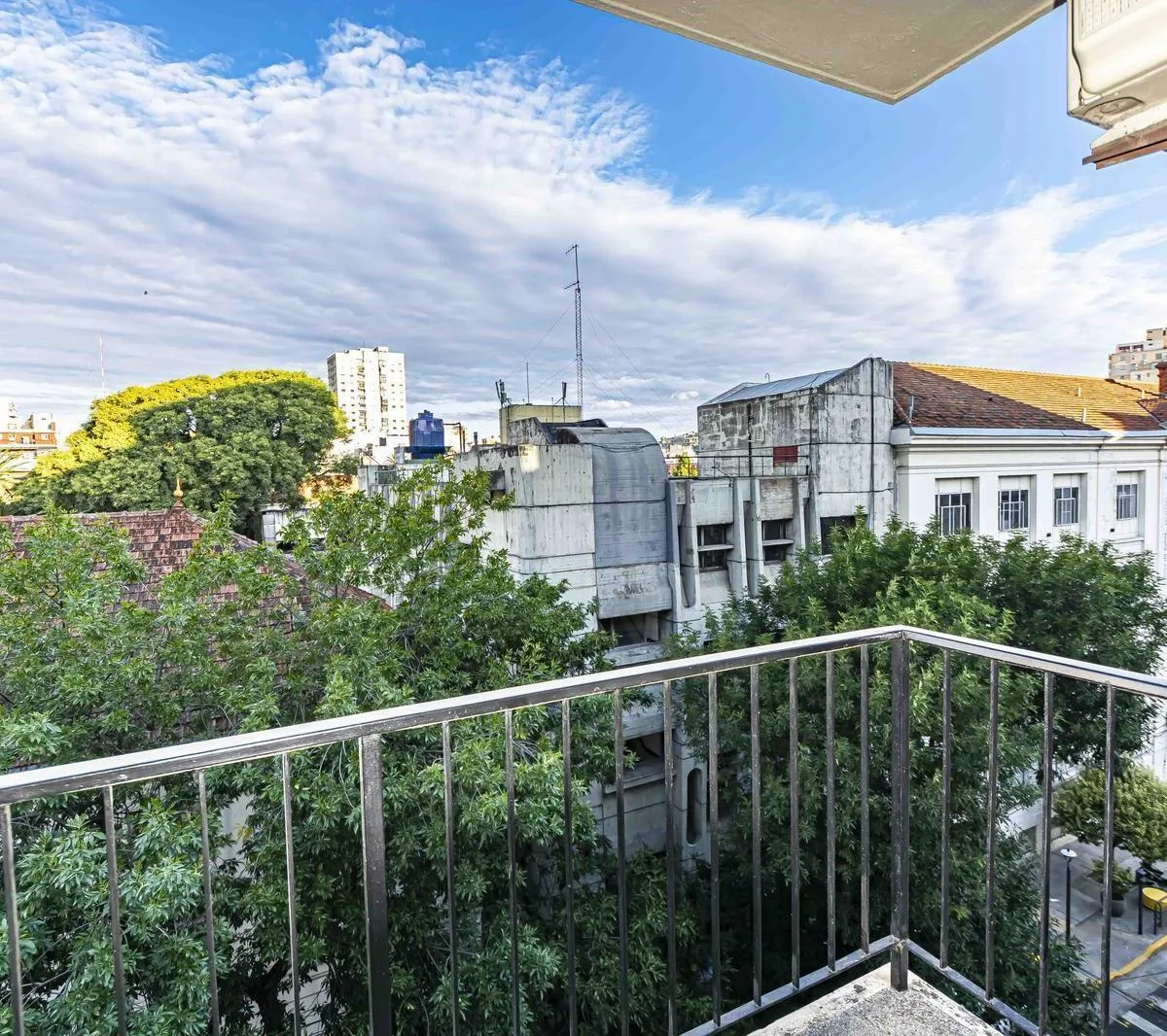 Studio apartment with balcony in Recoleta