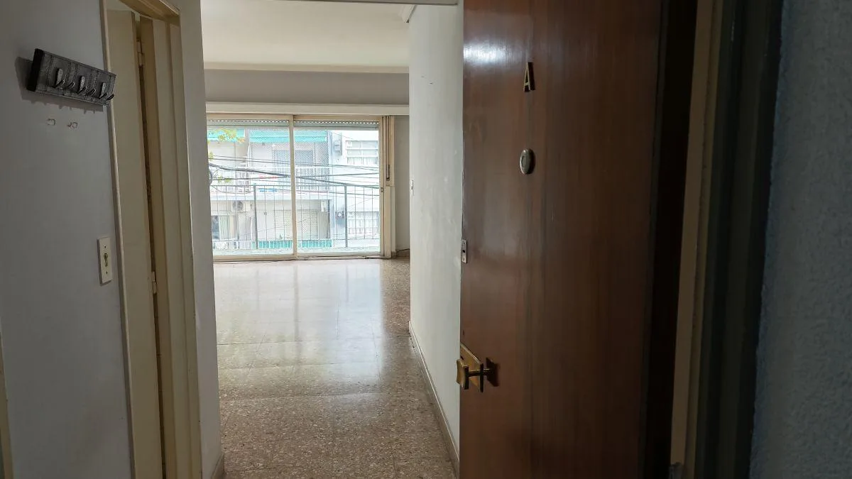 Apartamento de 3 ambientes com 2 dormitórios em Lanús Oeste
