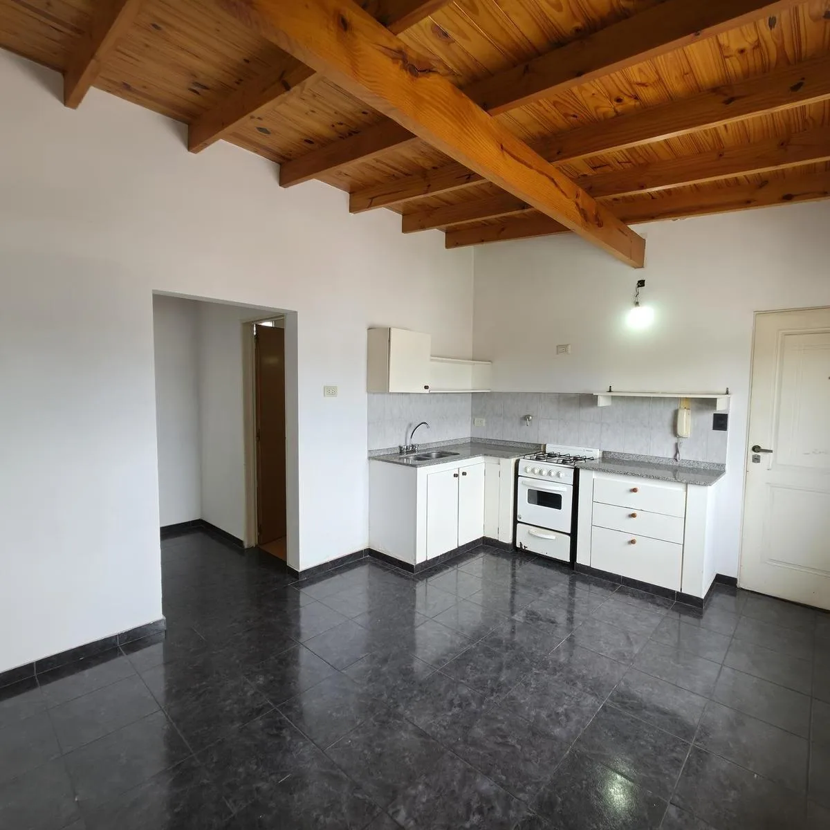 Departamento de 3 ambientes con balcón en Villa Libertad, General San Martín