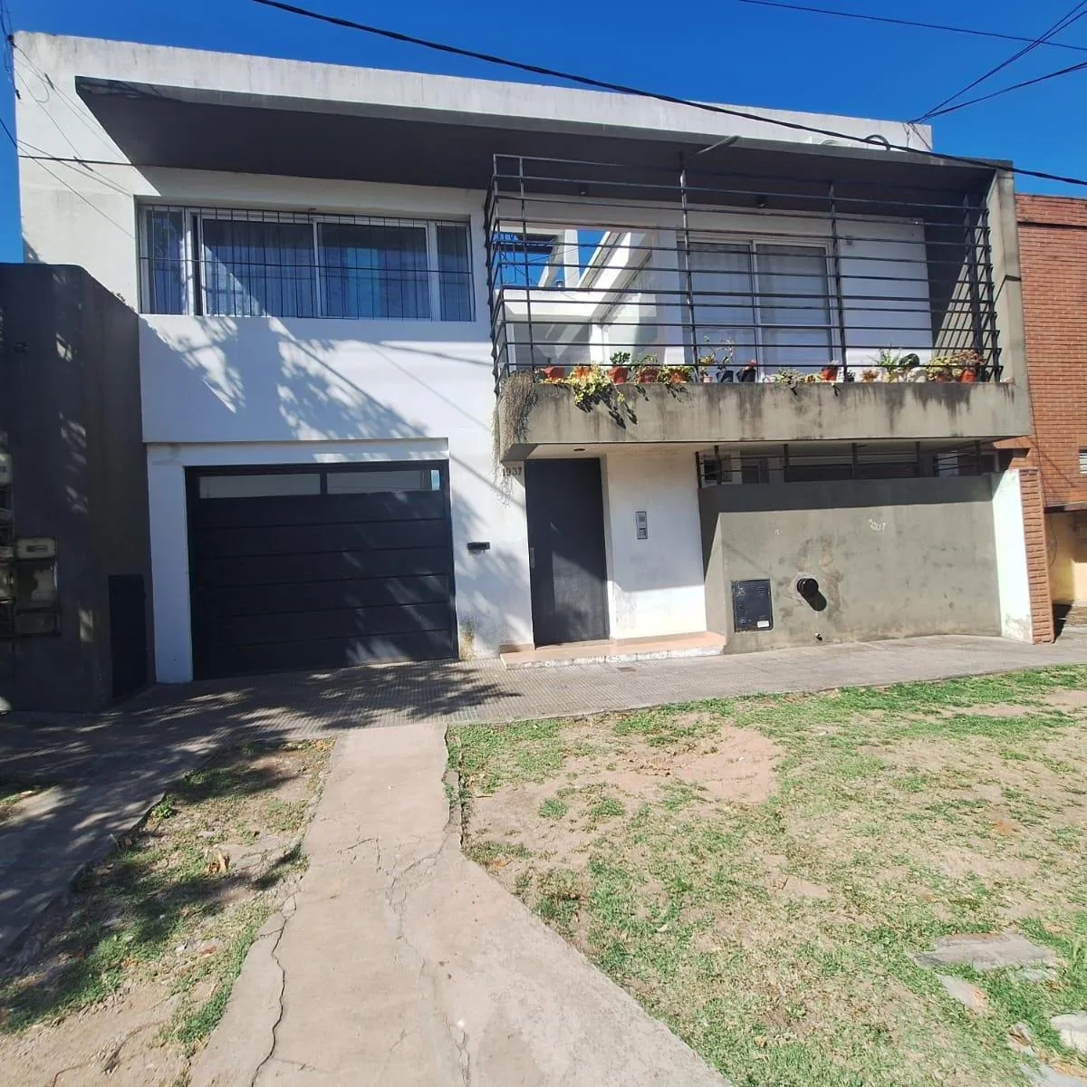Studio apartment for rent with parking in La Plata