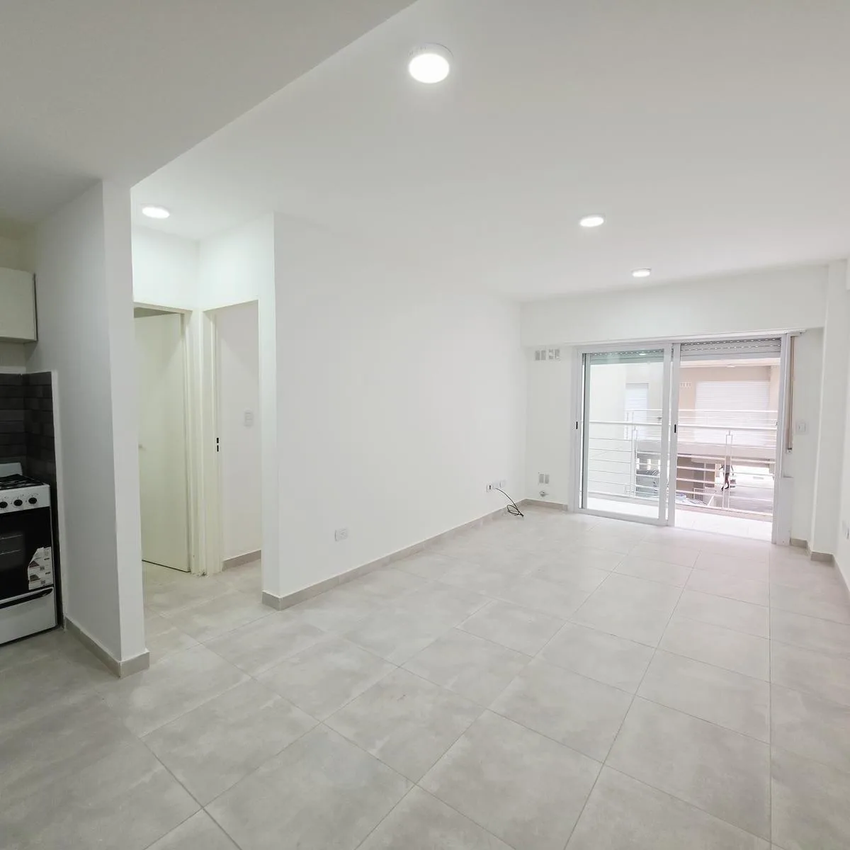Two-room apartment with balcony in Martín Coronado