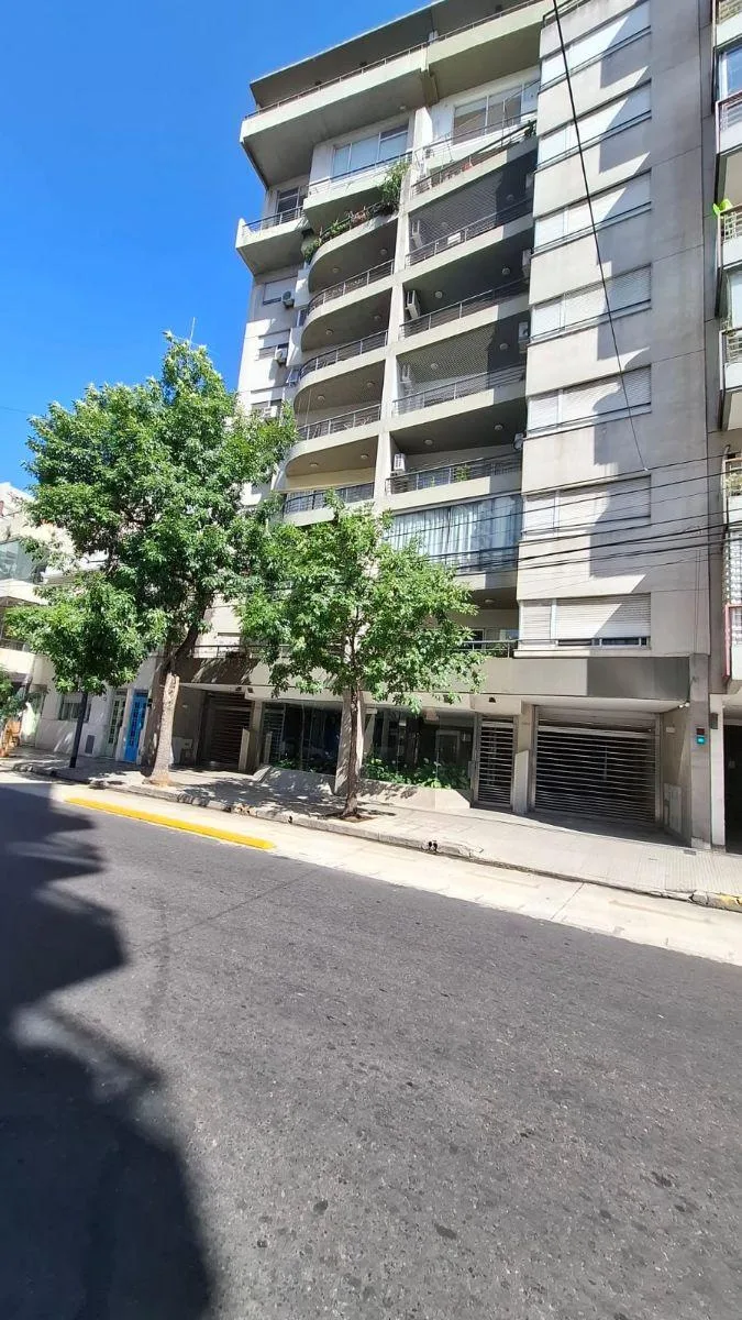 Departamento de 2 ambientes al contrafrente en Almagro