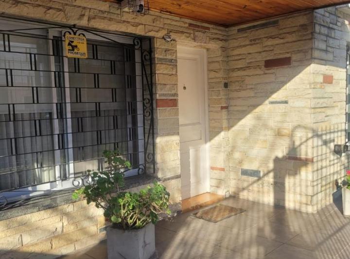 PH de três ambientes com 2 dormitórios em Beccar