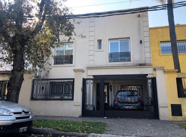 Casa de 3 dormitórios com escritório em Martínez