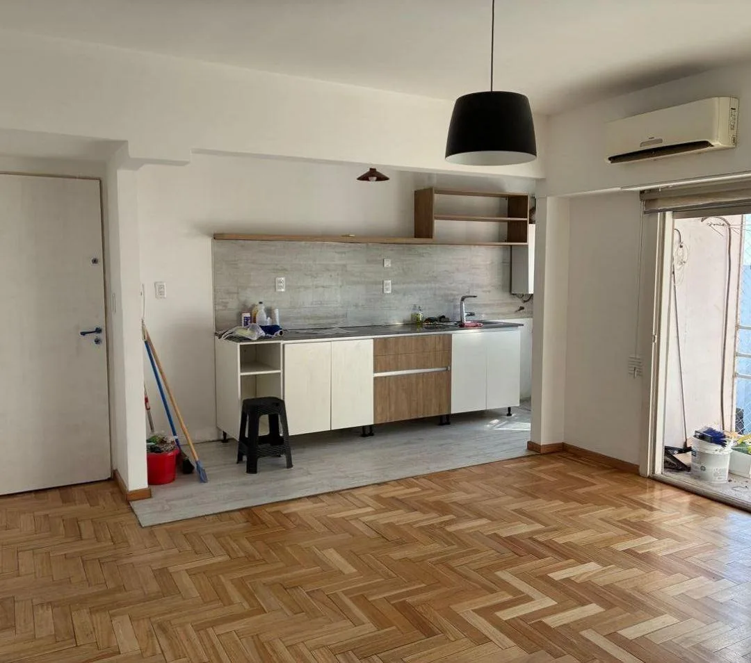 Departamento de 2 ambientes en La Matanza con dormitorio y contrafrente