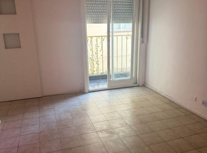 Departamento de 2 ambientes con balcón en Almagro