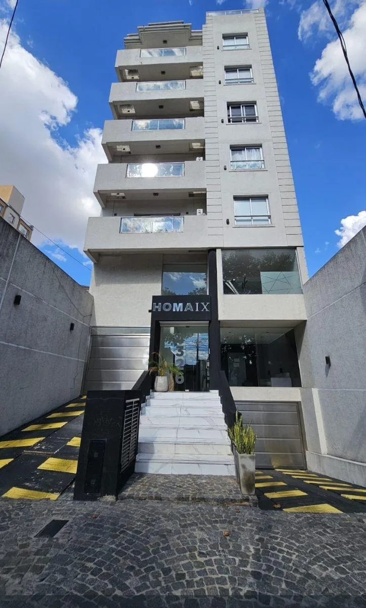 Apartamento de dois ambientes com vaga de garagem em Lanús