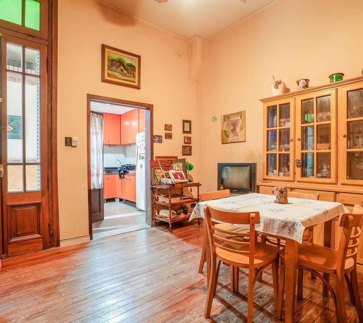 Four-room PH with terrace in La Paternal