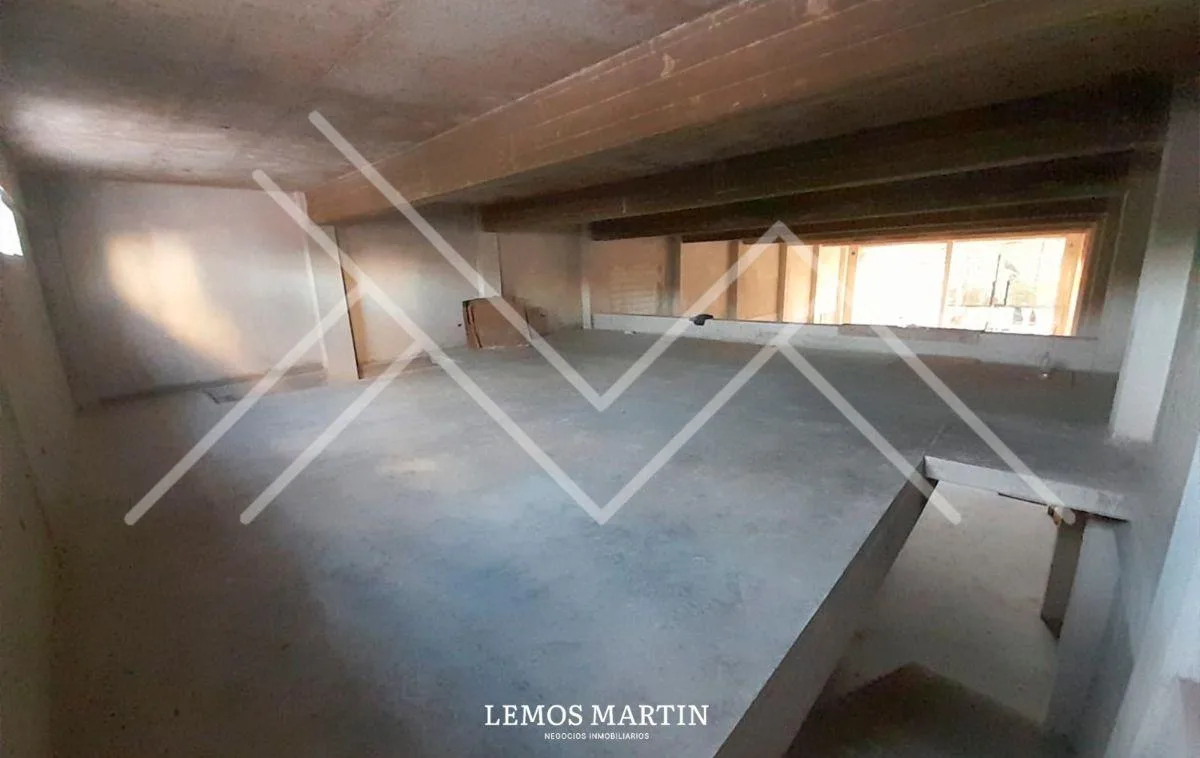 Alquiler Dos Locales Juntos o Separados de 200 m&sup2; c/u Monte Grande Centro