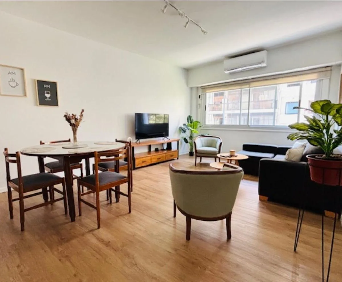 Apartamento de três ambientes mobiliado em Palermo Chico