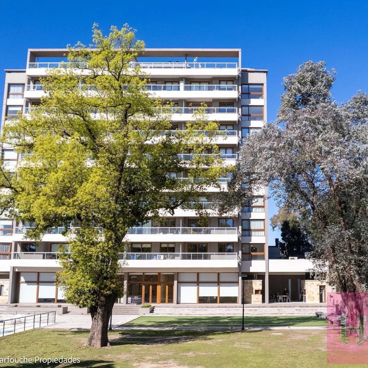 Two-room apartment on the 6th floor in Canning Park Residences