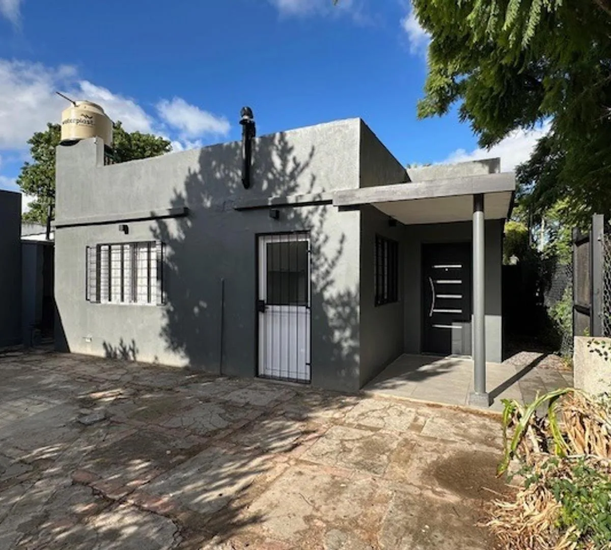 Casa de 2 dormitorios en Don Torcuato