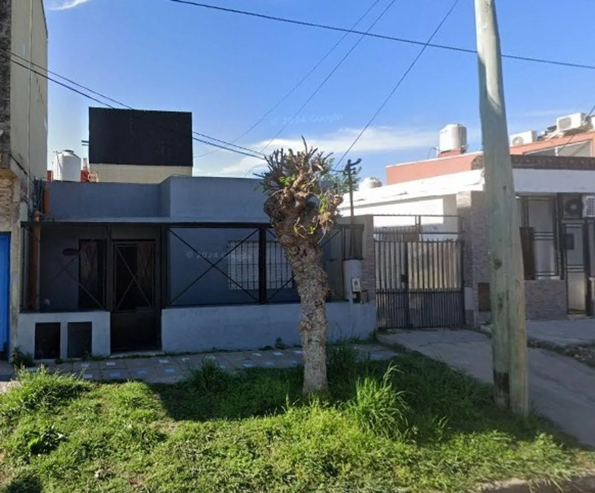 Three-room house in Quilmes