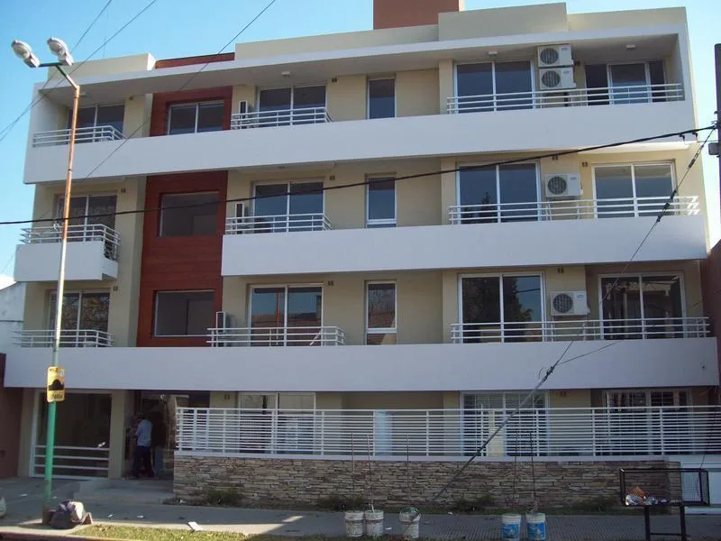 Apartamento de dois ambientes com vaga de garagem em Lomas de Zamora