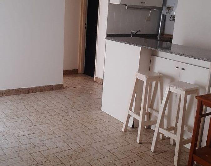 Apartamento de dois ambientes lateral em Villa Devoto