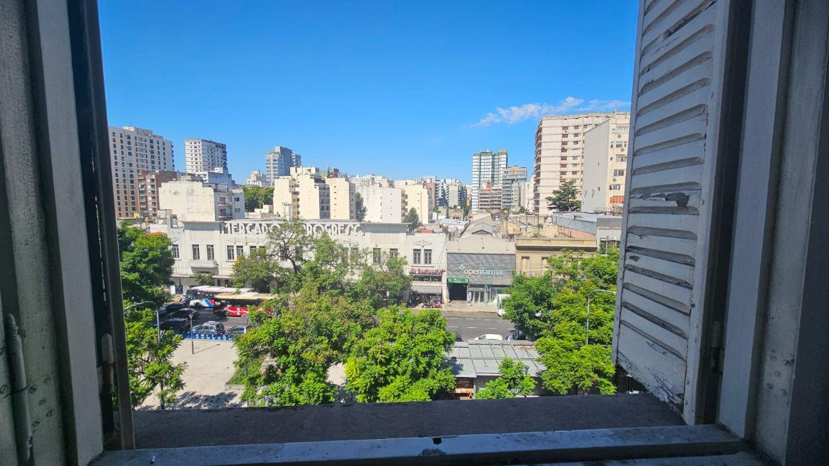 Пятикесонная квартира с отдельным назначением под офис в Caballito, 4-й этаж