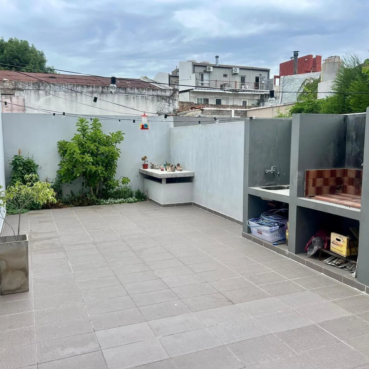 Apartamento de dois ambientes com pátio no térreo em Lomas de Zamora