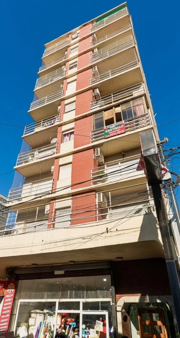 Квартира с 1 спальней в Lanús рядом со станцией