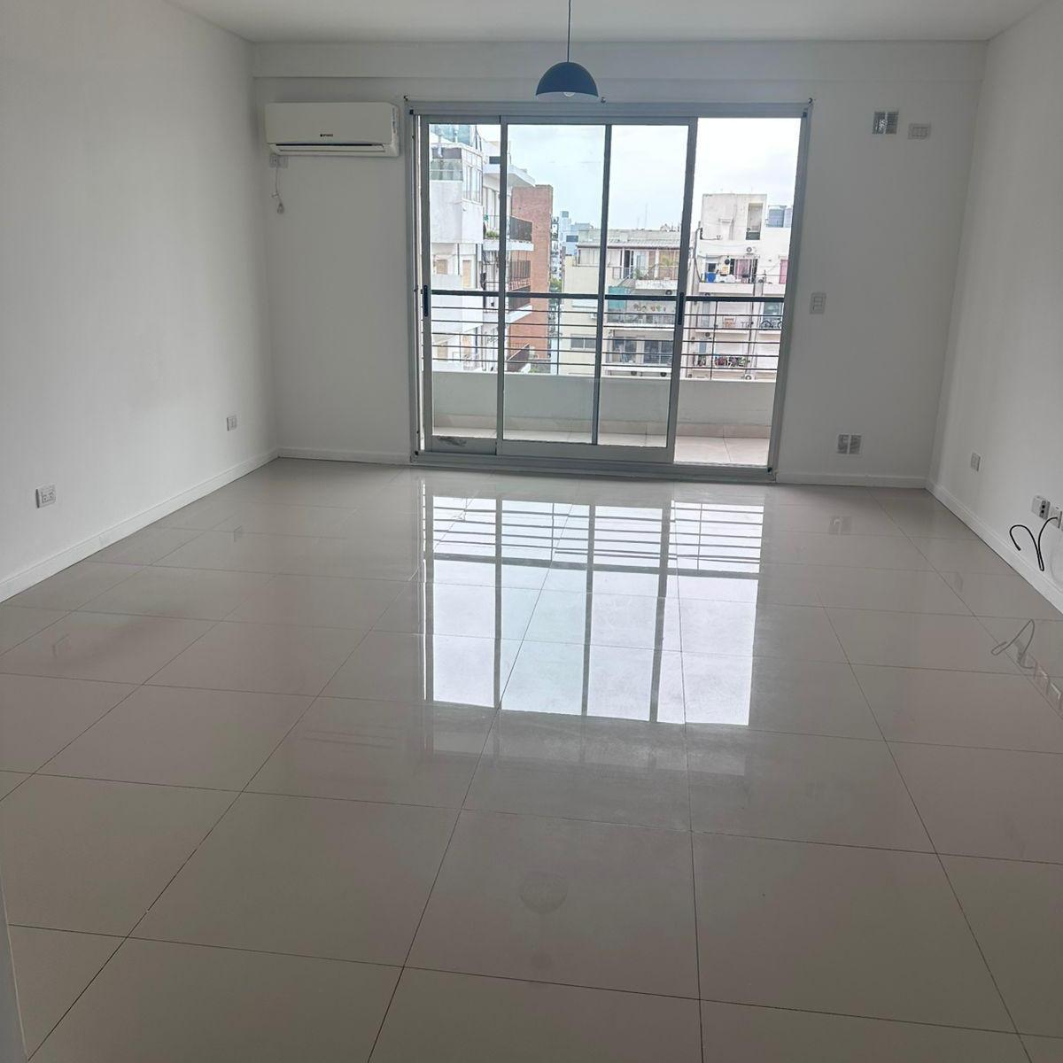 Monoambiente con balcón en Almagro