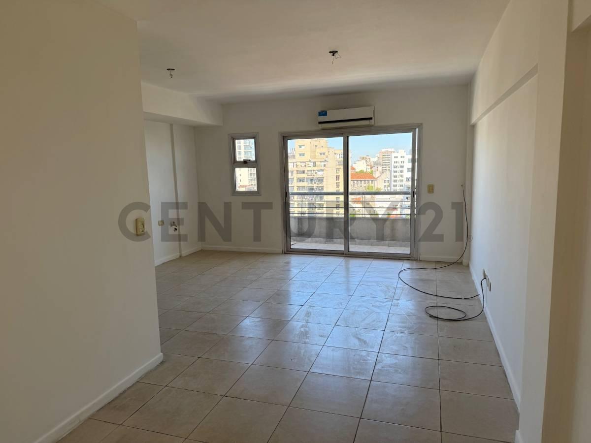 Two-room apartment with balcony in Floresta