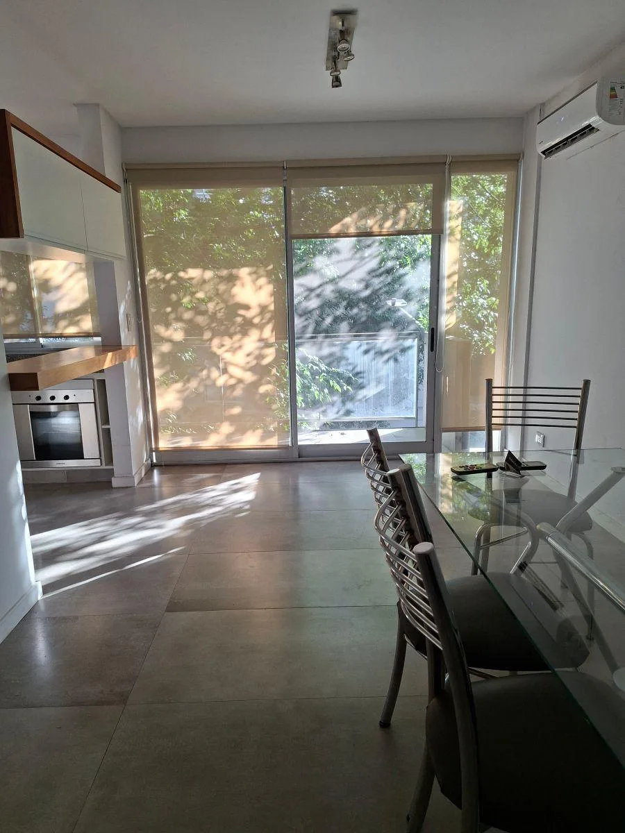 Departamento de 2 ambientes al frente en Belgrano con balcón y cochera