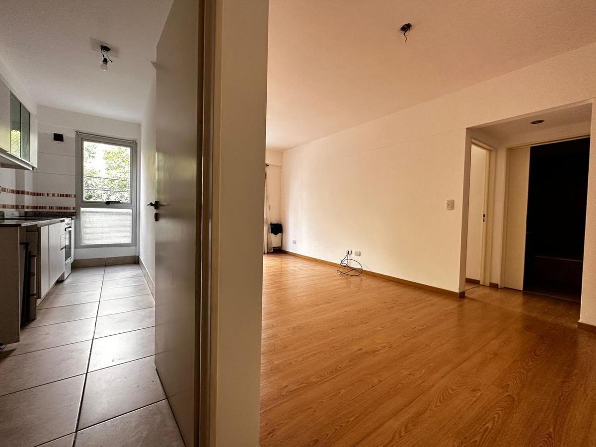 Apartamento de dois ambientes com 1 quarto, terraço e área de churrasco em Caballito