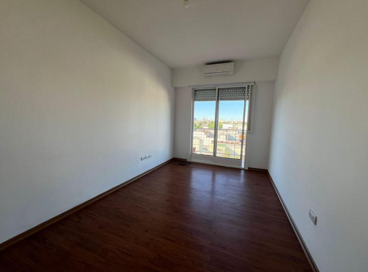 Квартира с 2 спальнями и балконом в Monte Castro